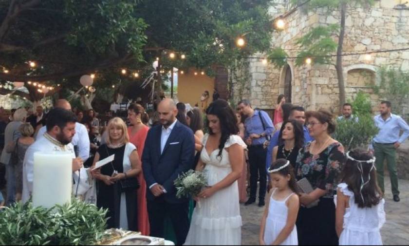 Κρήτη: Παραμυθένιος γάμος στο παραδοσιακό χωριό Αρόλιθος (pics&vid)