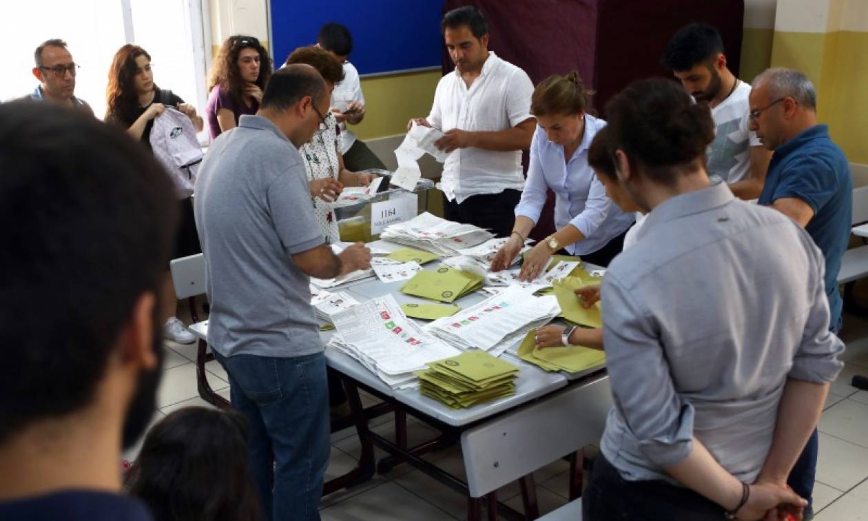 Εκλογές Τουρκία: Νοθεία, παρεμβάσεις αστυνομικών και άνιση προβολή των υποψηφίων καταγγέλλει ο ΟΑΣΕ