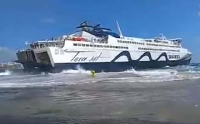 Τήνος: Ένα από τα πιο τρομακτικά βίντεο που έχετε δει ΠΟΤΕ – Η μάχη του πλοίου με τα κύματα
