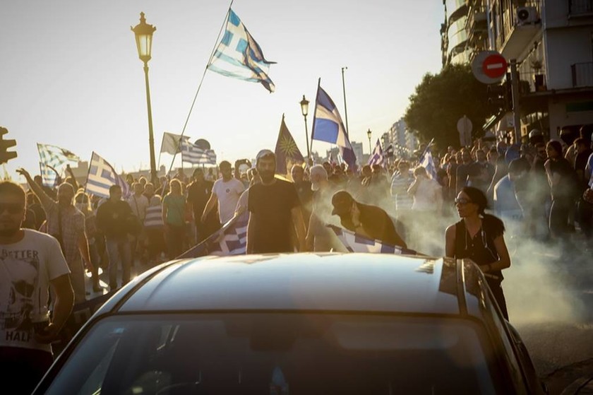 Σε εξέλιξη το συλλαλητήριο για τη Μακεδονία στο Σύνταγμα (photos)