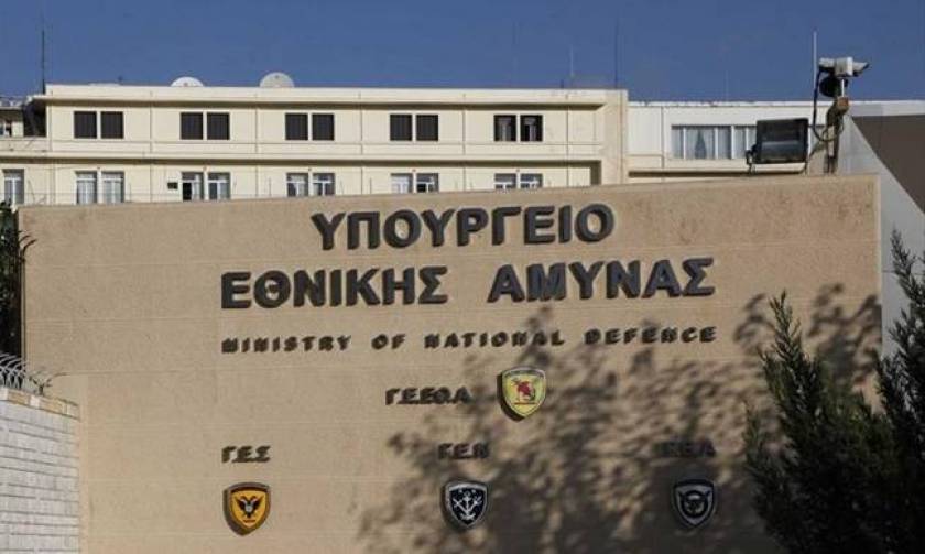 Βουλευτές του ΣΥΡΙΖΑ ζητούν από το ΥΠΕΘΑ να μην χρησιμοποιεί τη λέξη «λαθρομετανάστες»