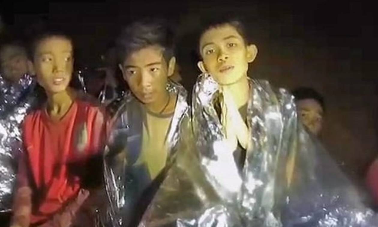Ταϊλάνδη: «Είμαστε καλά» λένε σε νέο βίντεο τα εγκλωβισμένα παιδιά (vid)