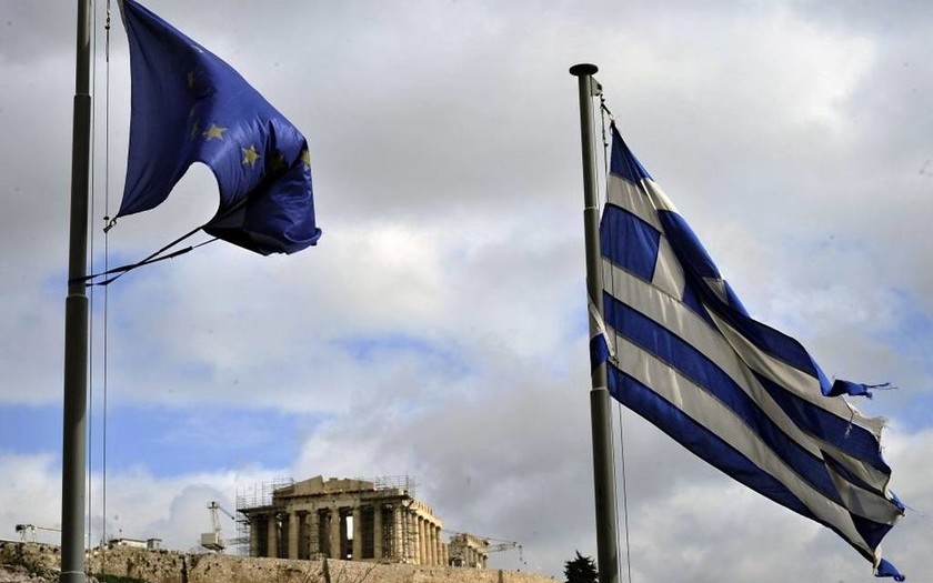 Γερμανός οικονομολόγος:Η αναδιάρθρωση του χρέους της Ελλάδας συμφέρει και τη Γερμανία 