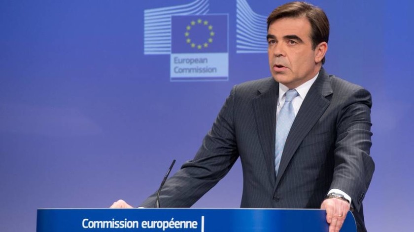 Κομισιόν: Ο Ελληνικός λαός έχει κερδίσει τη θέση του στο Ευρώ