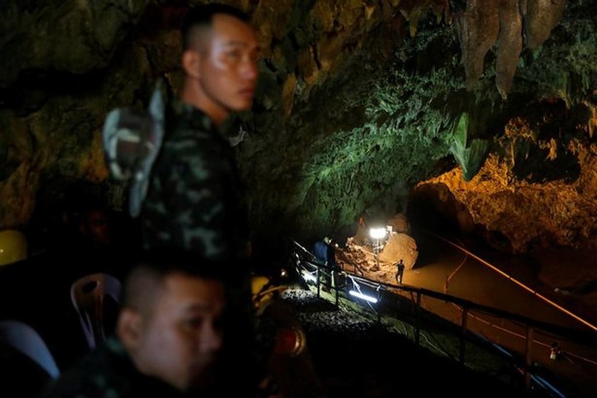 Θρίλερ στην Ταϊλάνδη: Πώς και γιατί εγκλωβίστηκαν τα παιδιά στην σπηλιά