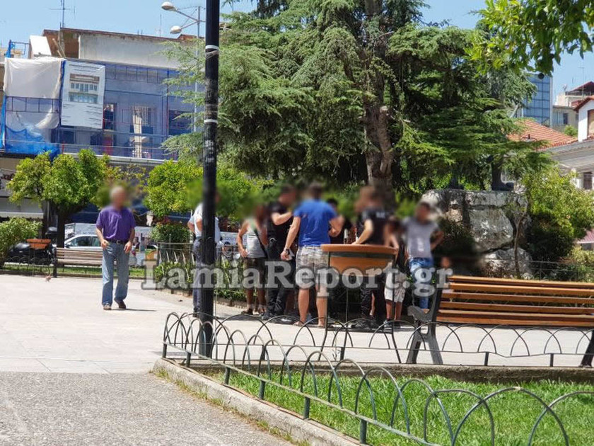Λαμία: Άγριο ξύλο στο στην πλατεία Πάρκου (pics&vids)