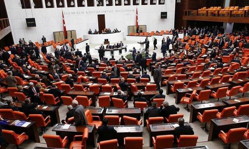 Τουρκία: Οι νέοι βουλευτές δίνουν όρκο στο κοινοβούλιο - Πότε θα ολοκληρωθεί η διαδικασία