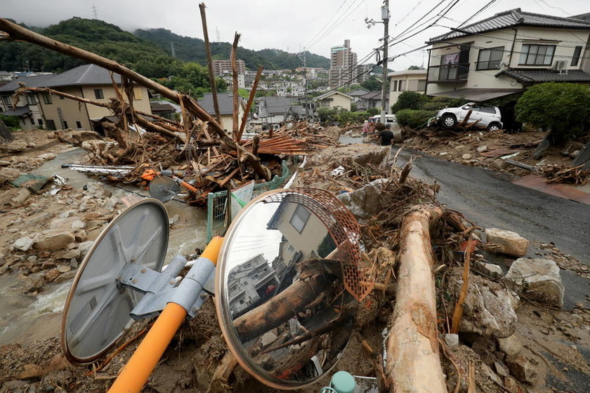 Χωρίς τέλος η τραγωδία στην Ιαπωνία: Στους 81 οι νεκροί από τις πρωτοφανείς καταιγίδες (Pics+Vids)