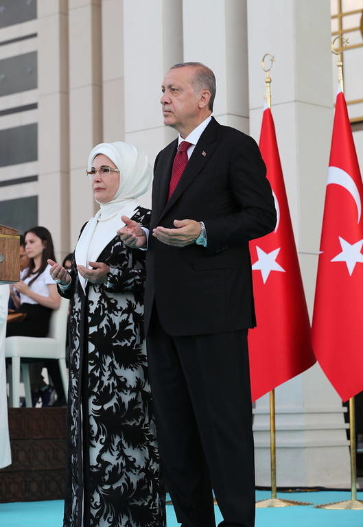 Τουρκία: Κουμπάροι, συγγενείς και «ημέτεροι» στη νέα κυβέρνηση Ερντογάν