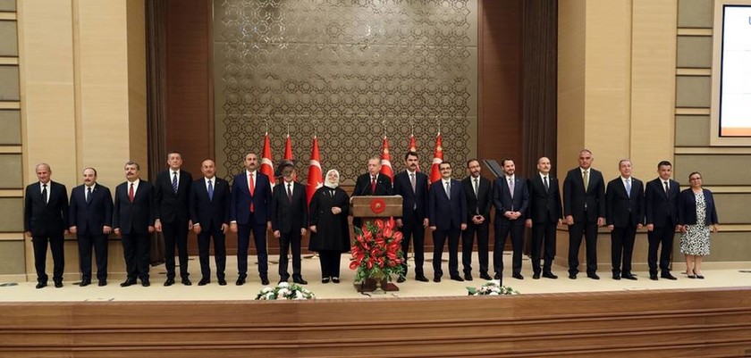 Τουρκία: Κουμπάροι, συγγενείς και «ημέτεροι» στη νέα κυβέρνηση Ερντογάν