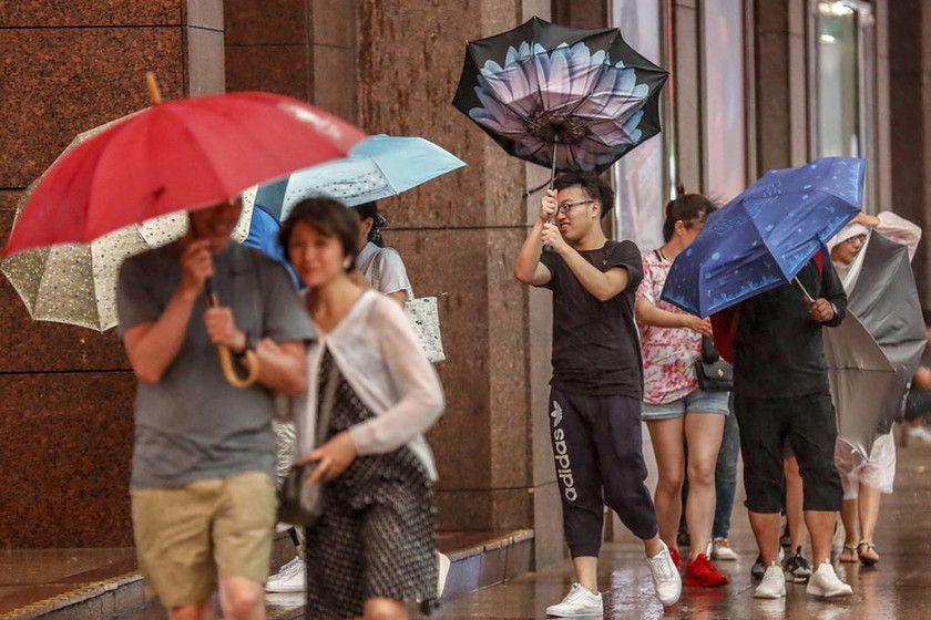 Συναγερμός στην Ταϊβάν - Έφθασε στις ακτές ο τυφώνας «Μαρία» (Pics+Vid)