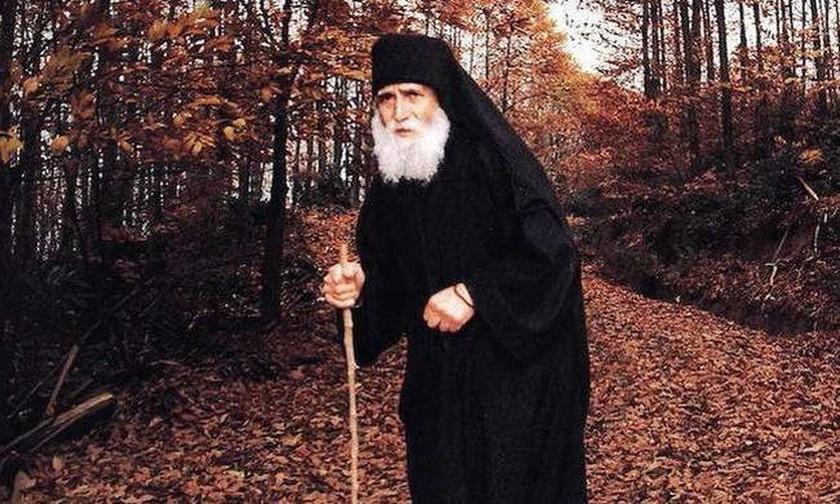 Σαν σήμερα το 1994 εκοιμήθη ο Άγιος Παΐσιος ο Αγιορείτης (Vid)