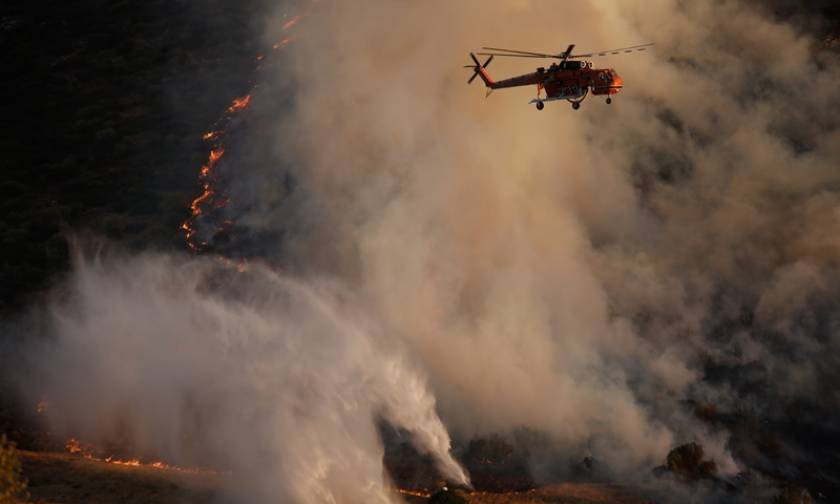 Διπλό πύρινο μέτωπο στο Λασίθι - «Μάχη» με τις φλόγες σε Σητεία και Ιεράπετρα