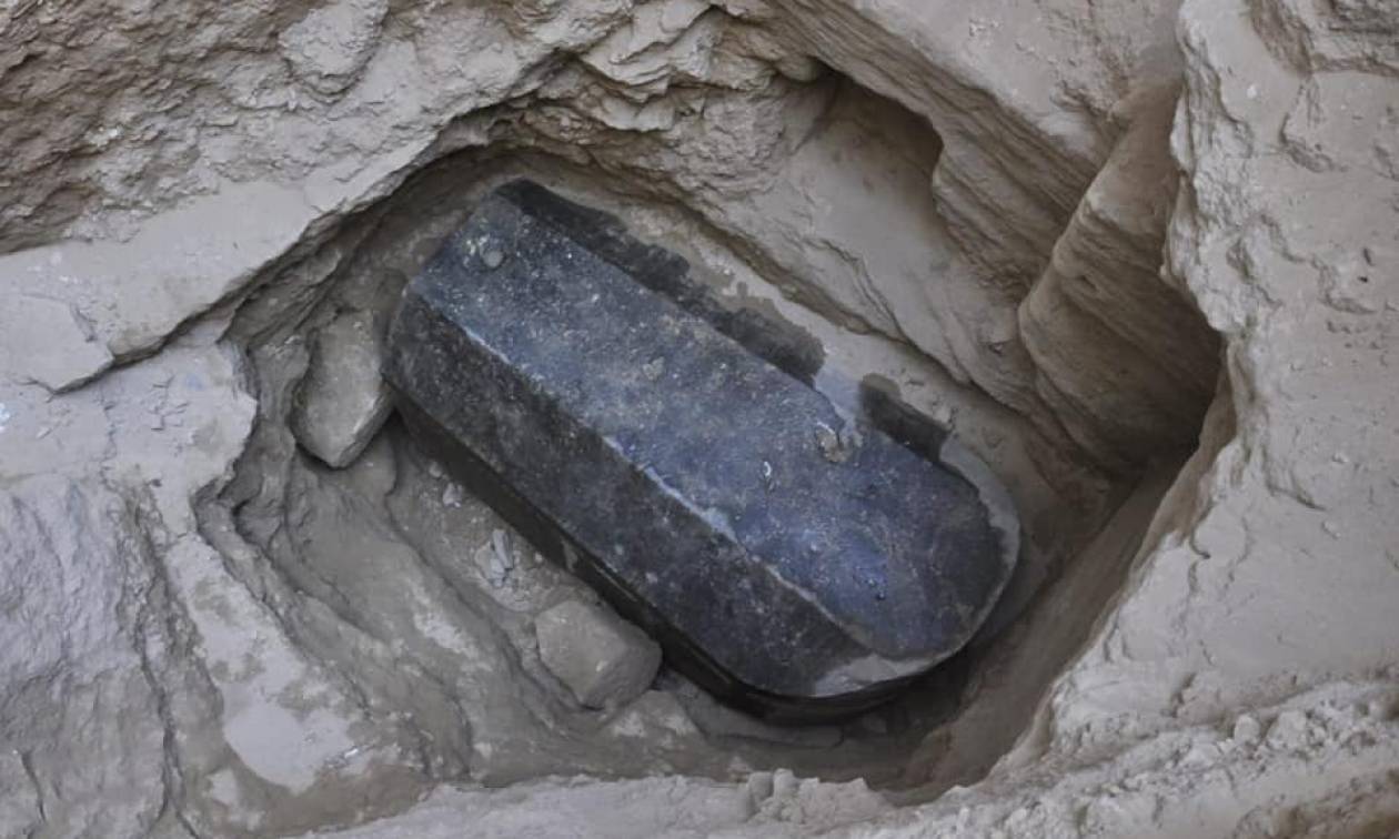 Αίγυπτος: Μυστήριο με σφραγισμένη γρανιτένια σαρκοφάγο 2.000 ετών - Γιατί φοβούνται να την ανοίξουν