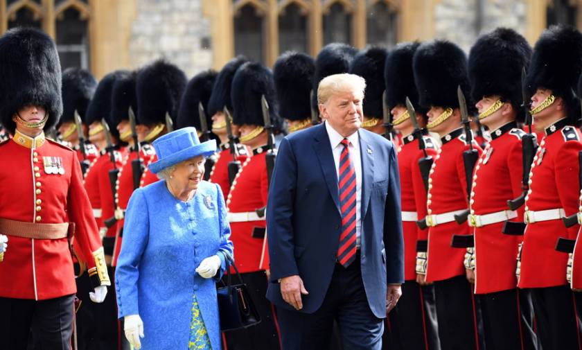 Βρετανία: Ο πρόεδρος Τραμπ έγινε δεκτός από τη βασίλισσα Ελισάβετ (vids)
