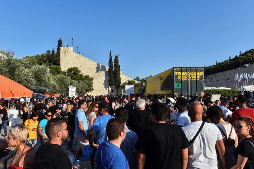 «Καλησπέρα Αθήνα»: Χιλιάδες κόσμου κατέκλυσαν το Καλλιμάρμαρο για τη συναυλία των Scorpions (pics)