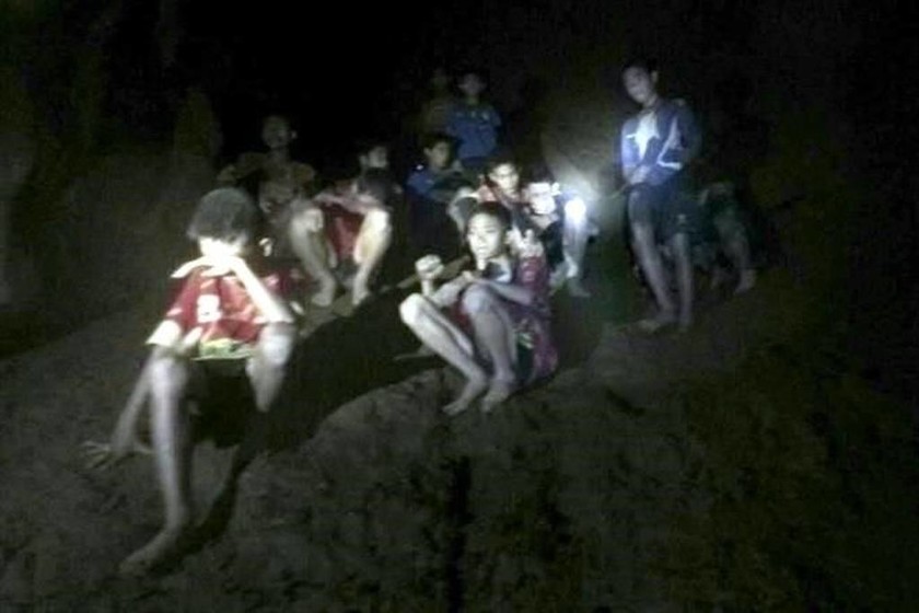 Ταϊλάνδη σπήλαιο: Σκάβαμε με πέτρες τα τοιχώματα του σπηλαίου, φοβόμασταν ότι δε θα ξαναδούμε το φως