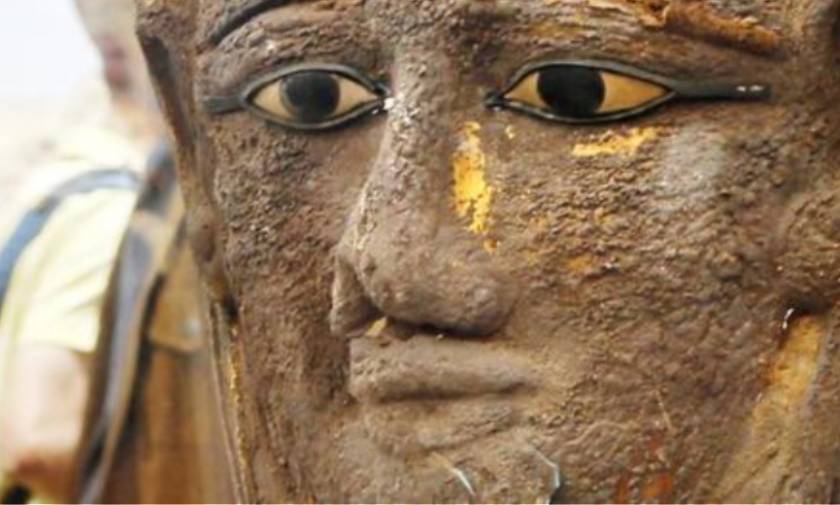 Αίγυπτος: Βρέθηκε σπάνια επιχρυσωμένη μάσκα μούμιας με άρωμα... Ελλάδας