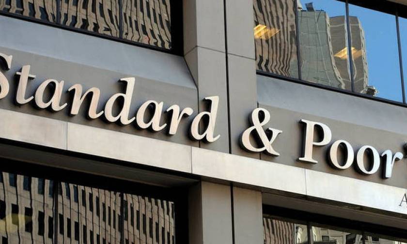 Standard and Poor's upgrades outlook on Greece