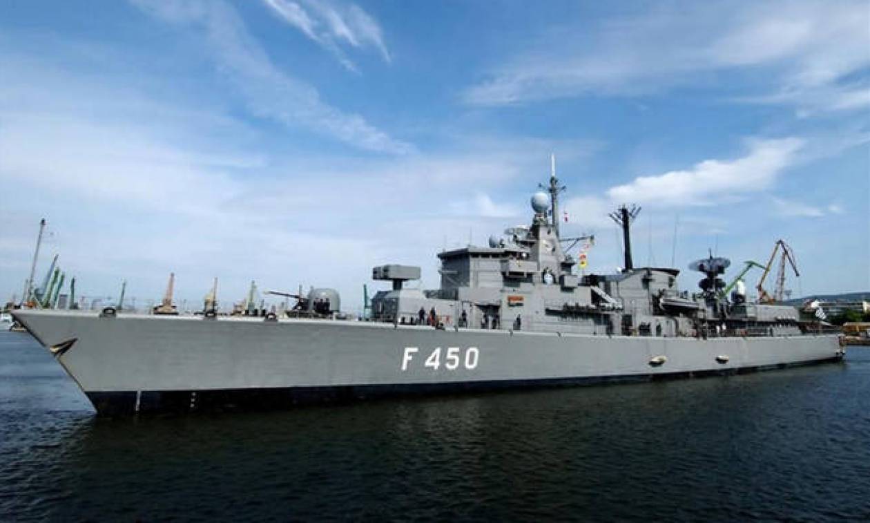 Πολεμικά πλοία στο Ζούμπερι για να παραλάβουν εγκλωβισμένους πολίτες