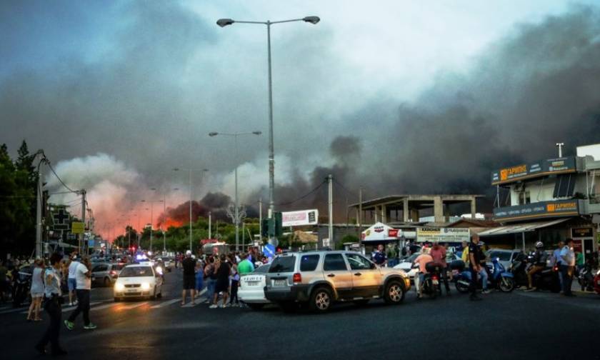 Προσοχή! Κυκλοφοριακές ρυθμίσεις στην ευρύτερη περιοχή της Ραφήνας λόγω της μεγάλης πυρκαγιάς