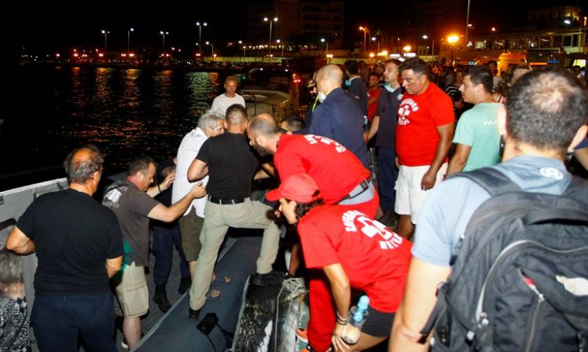 Φωτιά - Πληροφορίες για 10 νεκρούς: Συγκλονιστικές εικόνες από το λιμάνι της Ραφήνας