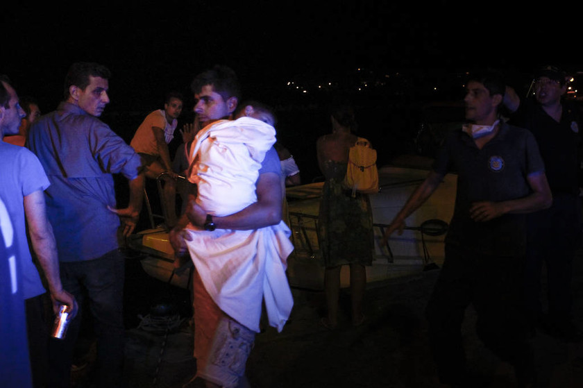Φωτιά Ραφήνα: Σκηνές αρχαίας τραγωδίας με μητέρες και παιδιά 