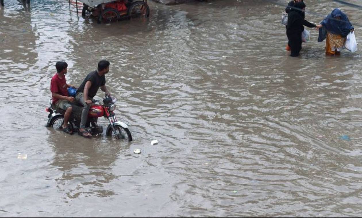Ινδία: 49 νεκροί από τις καταρρακτώδεις βροχές που πλήττουν το βόρειο τμήμα της χώρας
