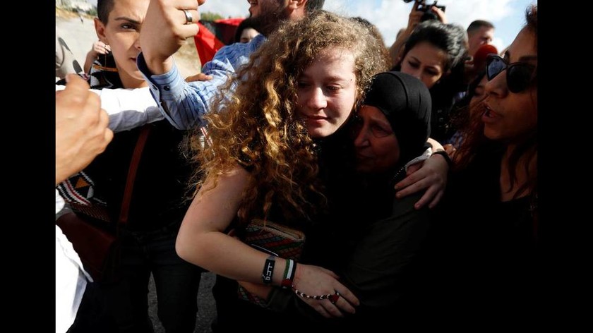 Άχεντ Ταμίμι: «Η αντίσταση συνεχίζεται» - Αφέθηκε ελεύθερη μετά από οκτώ μήνες  