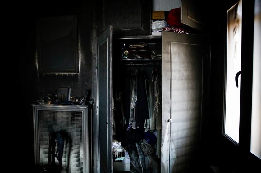 Ζωή μέσα από τις στάχτες: Ανατριχιαστικές φωτογραφίες μέσα από τα καμένα σπίτια στο Μάτι 