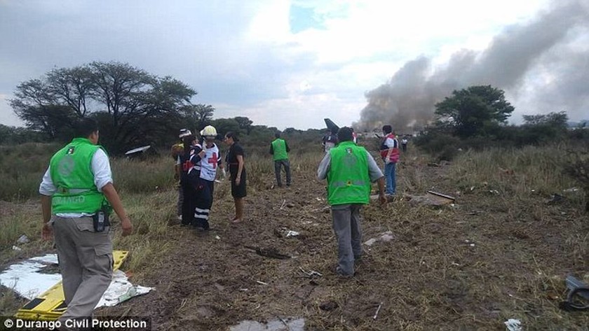 Θαύμα στο Μεξικό: Βγήκαν ζωντανοί όλοι οι επιβάτες μετά από συντριβή αεροσκάφους