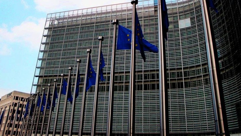 Κομισιόν: Δίνει 37,5 εκατ. ευρώ για τη βελτίωση των συνθηκών υποδοχής στην Ελλάδα