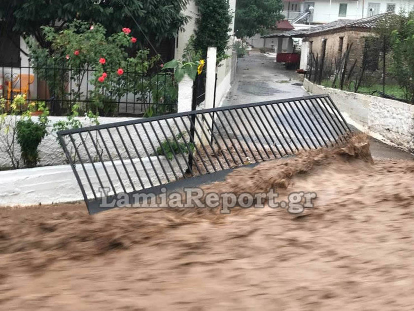 Χάος στη Φθιώτιδα: Πλημμύρες και καταστροφές από τις καταιγίδες 