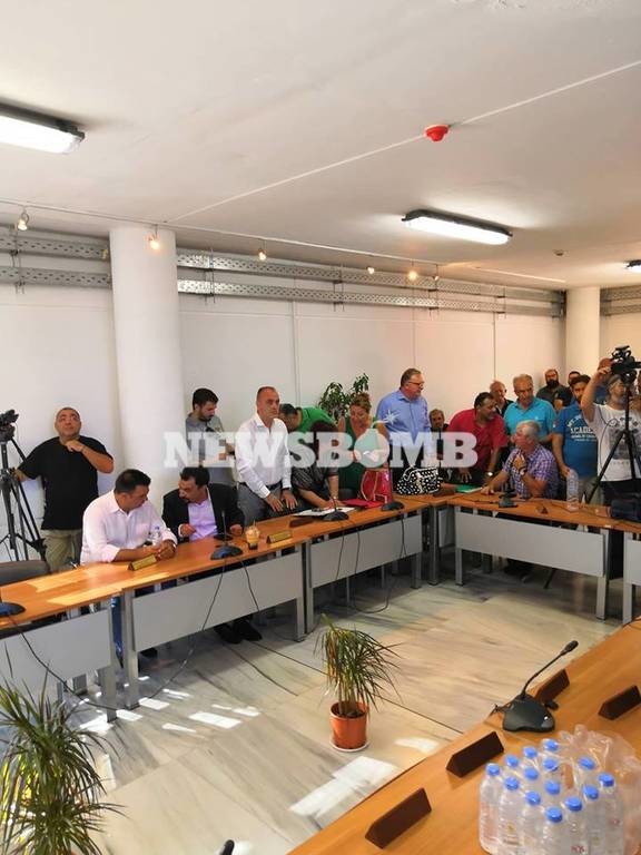 Οργή και αγανάκτηση: Παραίτηση Ψινάκη ζητά το Δημοτικό συμβούλιο Μαραθώνα 