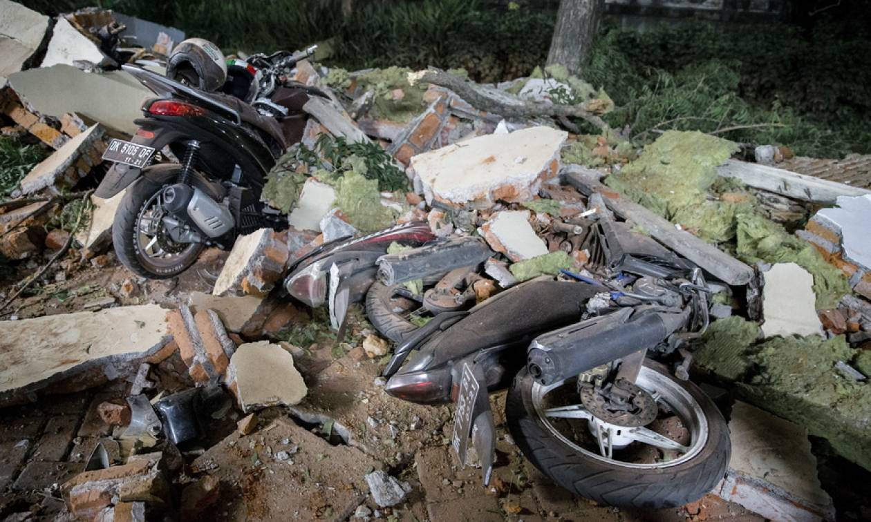 Ινδονησία Σεισμός: Θρήνος κάτω από τα χαλάσματα - Στους 98 οι νεκροί – Φόβοι για εκατόμβη νεκρών