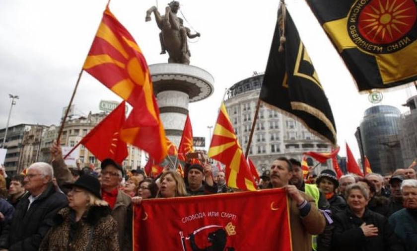 Σκοπιανό – Νέα δημοσκόπηση - «βόμβα»: Τι λένε οι πολίτες για τη Συμφωνία των Πρεσπών