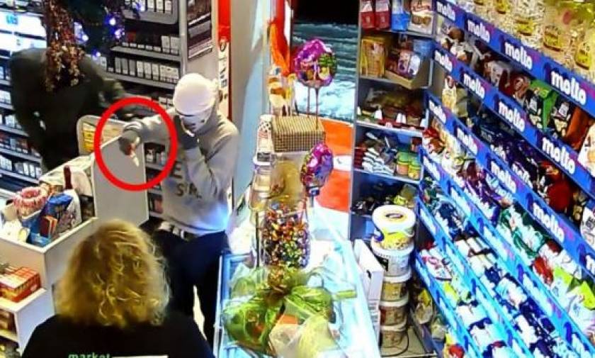 Φθιώτιδα: Ένοπλη ληστεία σε σούπερ μάρκετ στα Καμένα Βούρλα