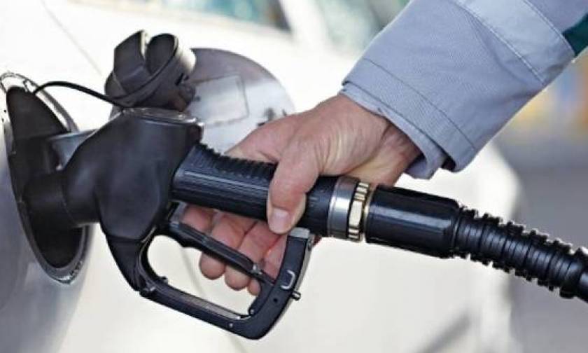 Σήμερα οι τελικές αποφάσεις για την επιβολή πλαφόν στην τιμή της βενζίνης