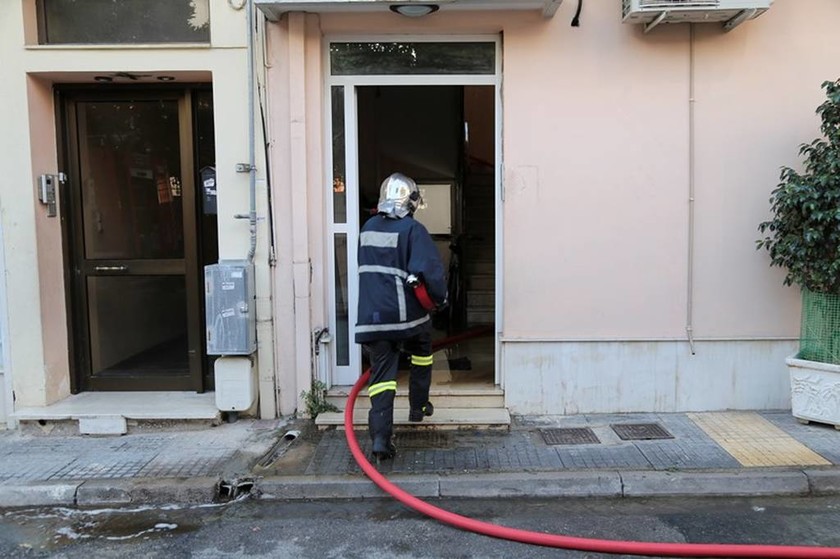 Συναγερμός στην Πυροσβεστική: Μεγάλη φωτιά ΤΩΡΑ σε διαμέρισμα στη Νίκαια