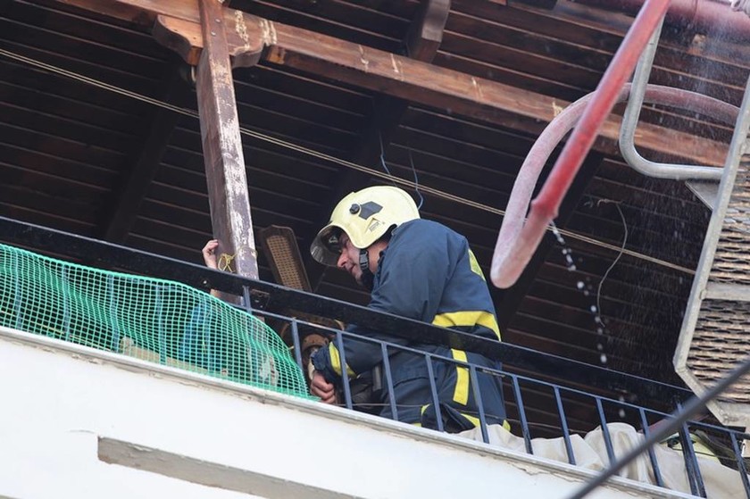 Συναγερμός στην Πυροσβεστική: Μεγάλη φωτιά ΤΩΡΑ σε διαμέρισμα στη Νίκαια