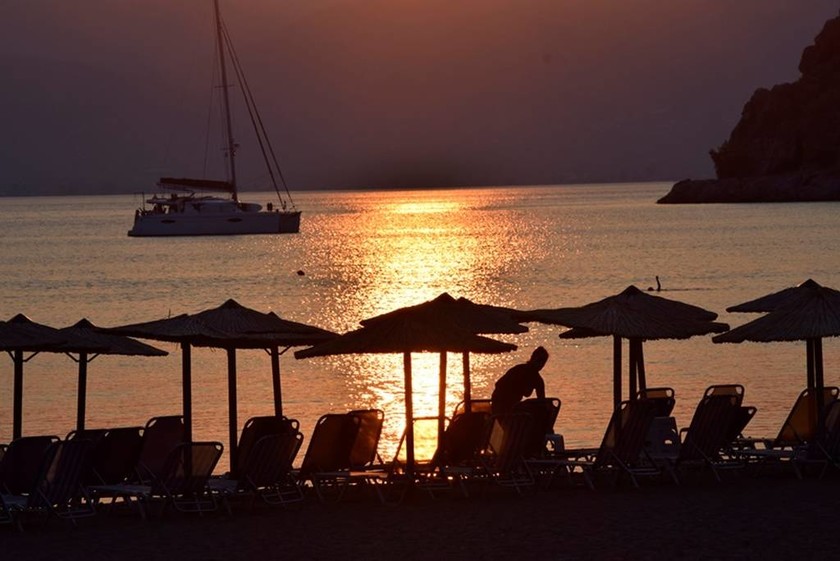 Μαγευτικό ηλιοβασίλεμα στο Ναύπλιο: Οι εικόνες μιλούν από μόνες τους
