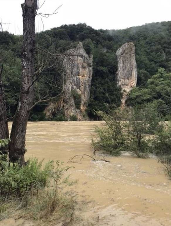 Ένας αγνοούμενος από τις πλημμύρες στη νότια Γαλλία - Απομακρύνθηκαν 1.600 κατασκηνωτές 