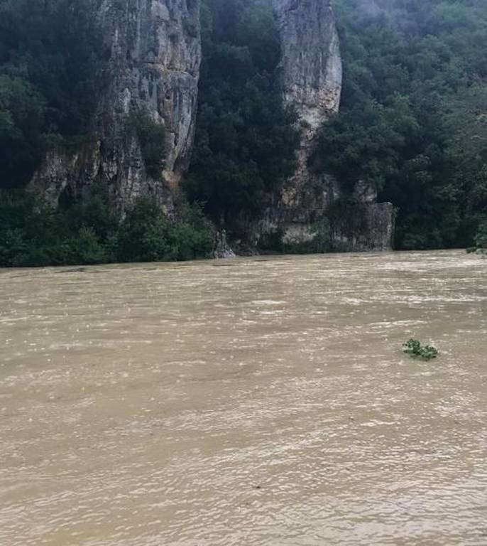 Ένας αγνοούμενος από τις πλημμύρες στη νότια Γαλλία - Απομακρύνθηκαν 1.600 κατασκηνωτές 