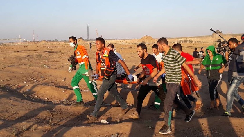 Στο αίμα βάφτηκε πάλι η Γάζα: «Κόλαση» με δύο νεκρούς και εκατοντάδες τραυματίες (Pics+Vid)