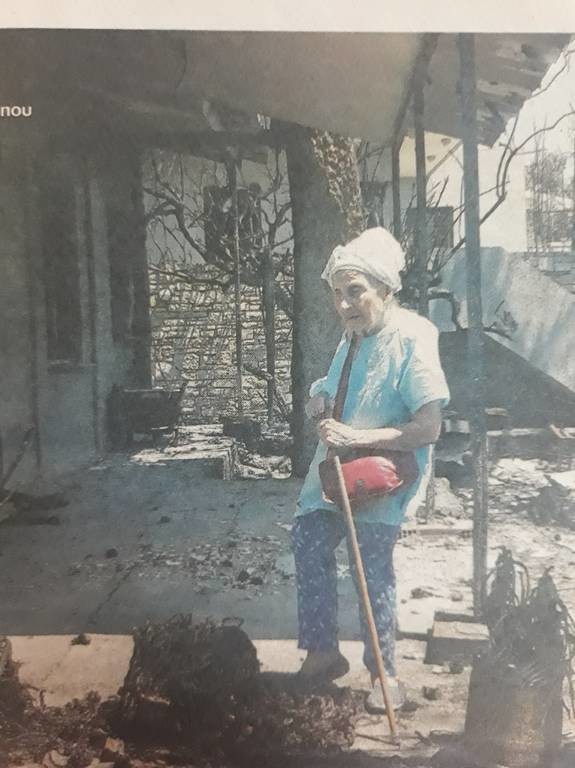 Φωτιά: Το θεόσταλτο σημάδι στο καμένο σπίτι της ηθοποιού Τιτίκας Σαριγκούλη (pics)