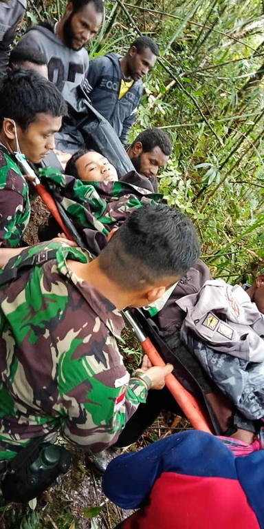 Ινδονησία: Οκτώ νεκροί σε συντριβή αεροσκάφους - Από θαύμα επέζησε ένας 12χρονος (pics)
