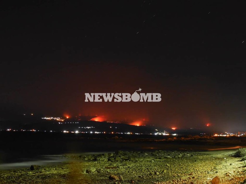 Φωτιά: Ολονύχτια μάχη με τις φλόγες στην Εύβοια - Μαίνεται σε τρία μέτωπα η πυρκαγιά (pics+vids)