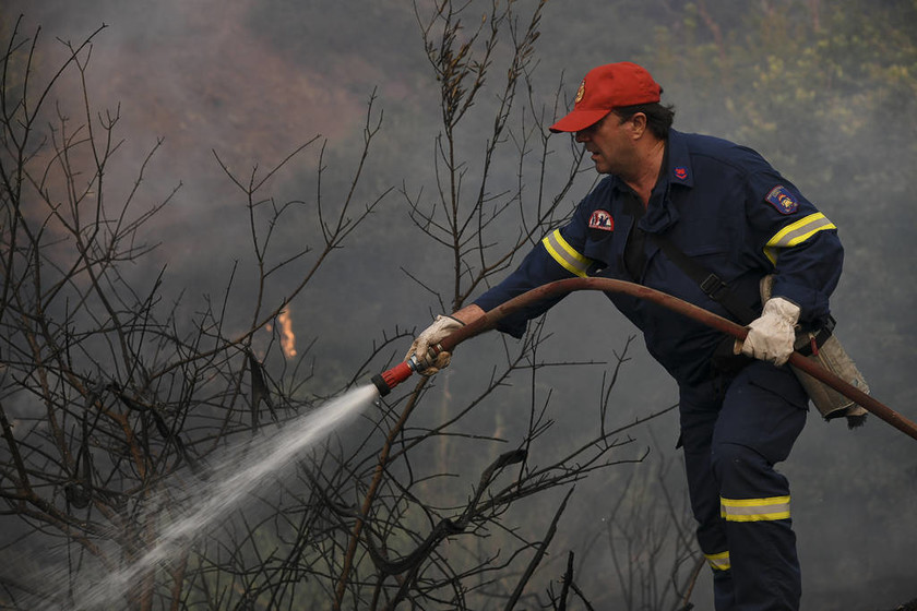 Παραμένει ο κίνδυνος πυρκαγιάς - Ποιες περιοχές θα βρίσκονται αύριο (14/08) σε «κίτρινο συναγερμό»