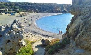 Σπηλιές: Η άγνωστη παραλία για τους πιο δραστήριους στο Ρέθυμνο