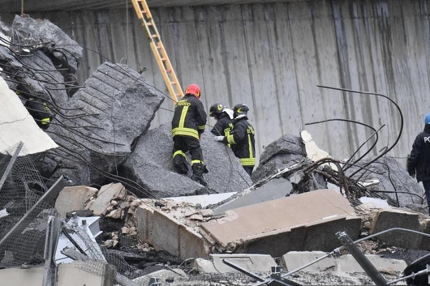 Τραγωδία Γένοβα: Κατέρρευσε οδογέφυρα - Τουλάχιστον 11 οι νεκροί  